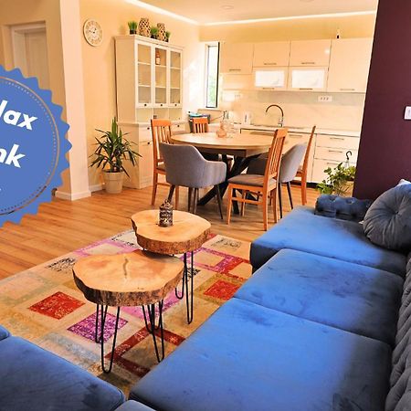 Central Single House With Parking-Top Location! Новаля Екстериор снимка