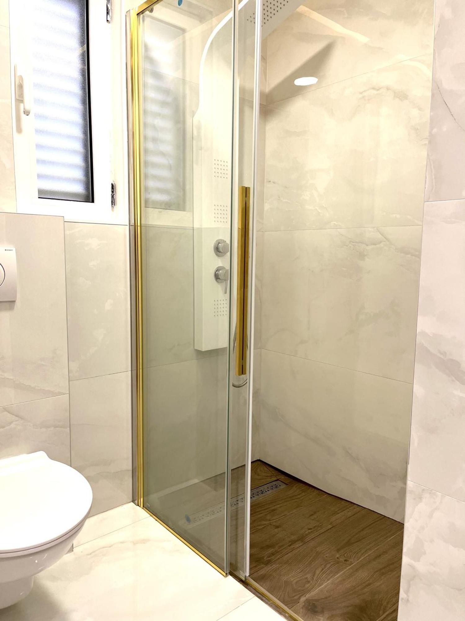 Central Single House With Parking-Top Location! Новаля Екстериор снимка