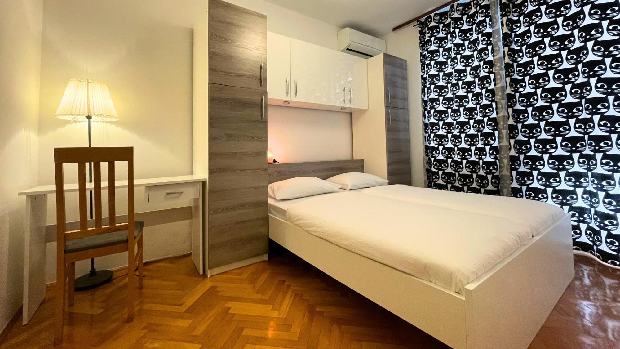 Central Single House With Parking-Top Location! Новаля Екстериор снимка